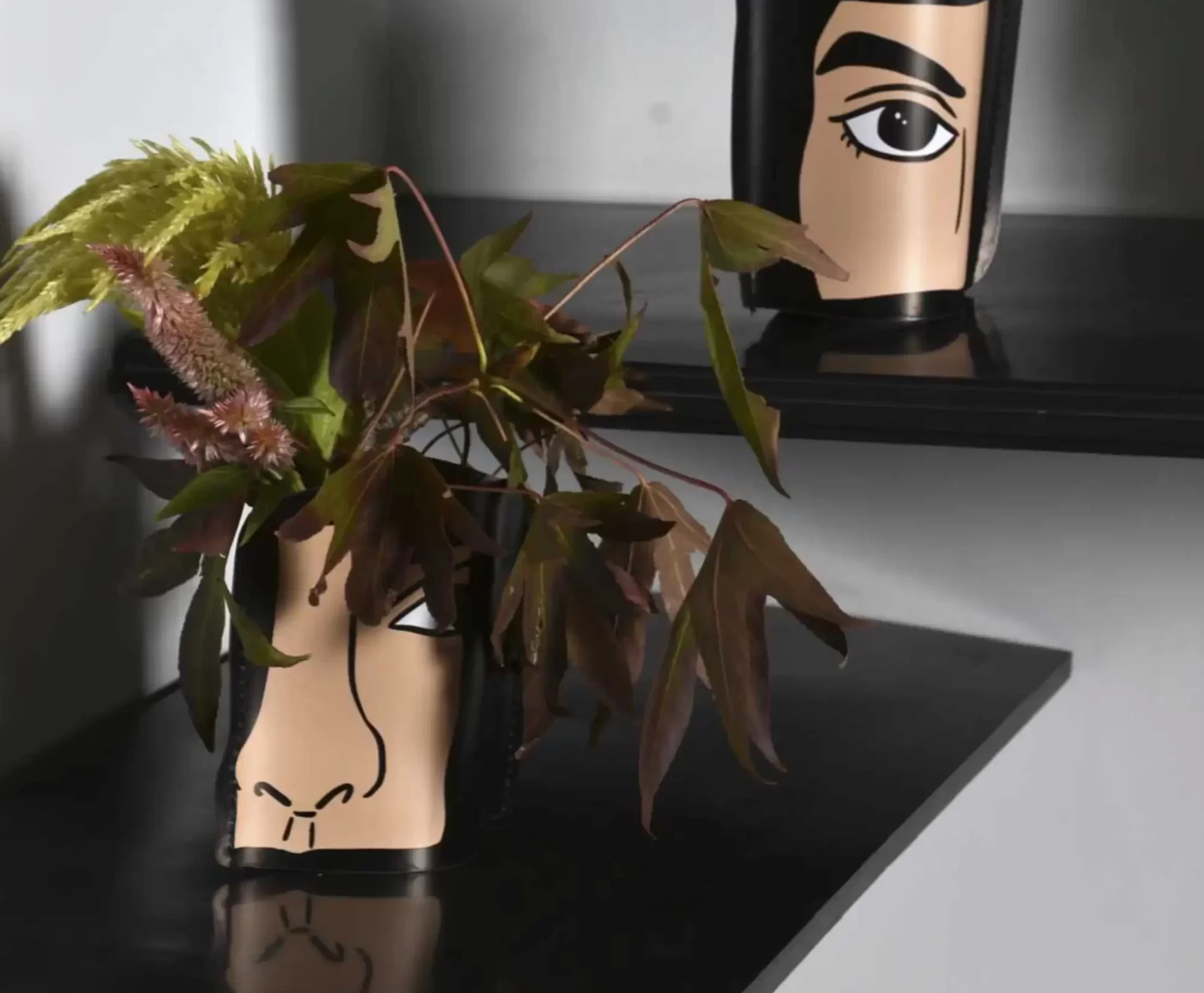 OSIRIS FACE Paper Vase